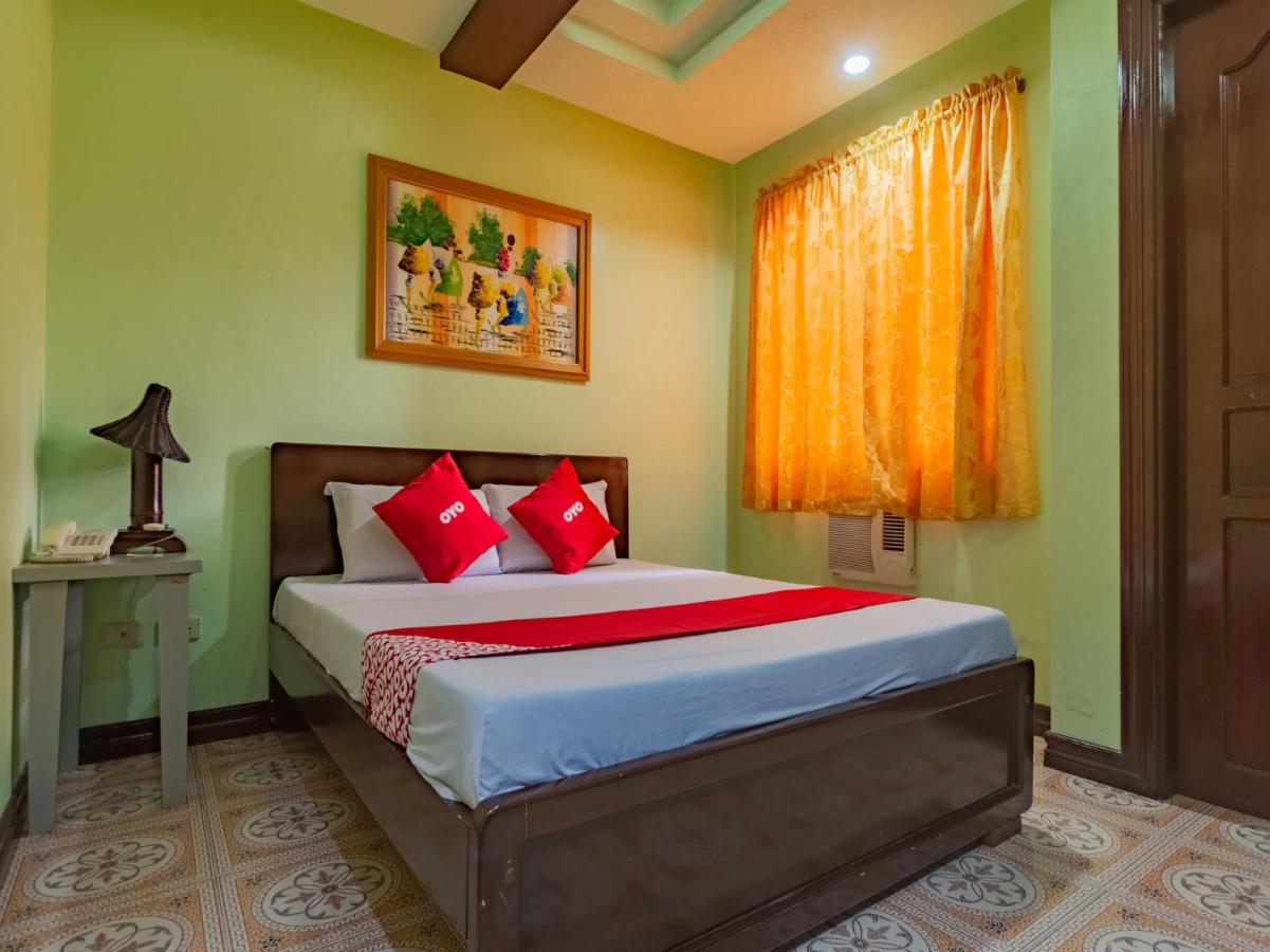 Oyo 573 Voyagers Palace Puerto Princesa Ngoại thất bức ảnh