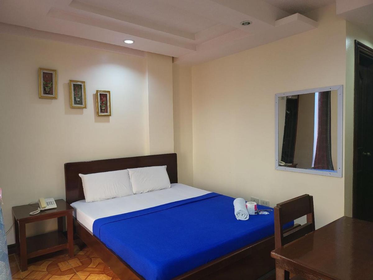 Oyo 573 Voyagers Palace Puerto Princesa Ngoại thất bức ảnh