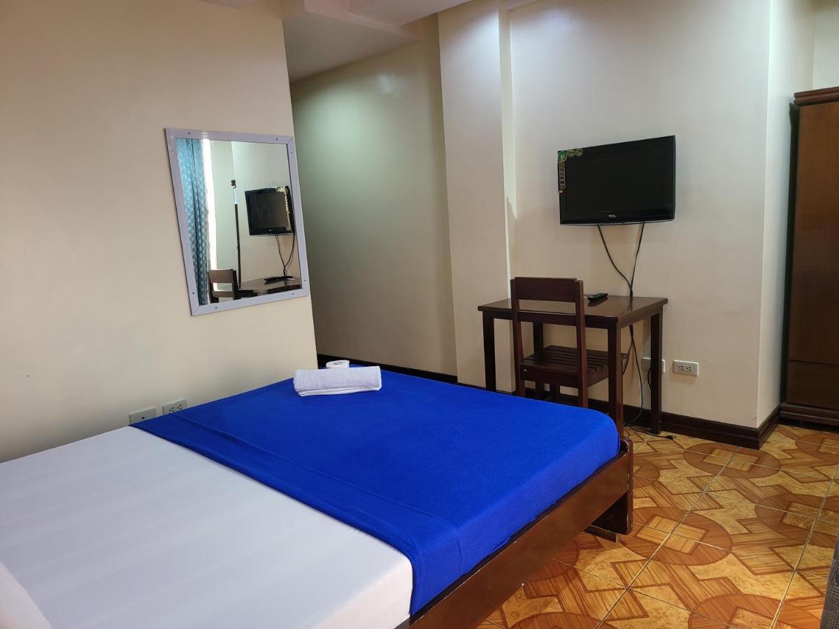 Oyo 573 Voyagers Palace Puerto Princesa Ngoại thất bức ảnh