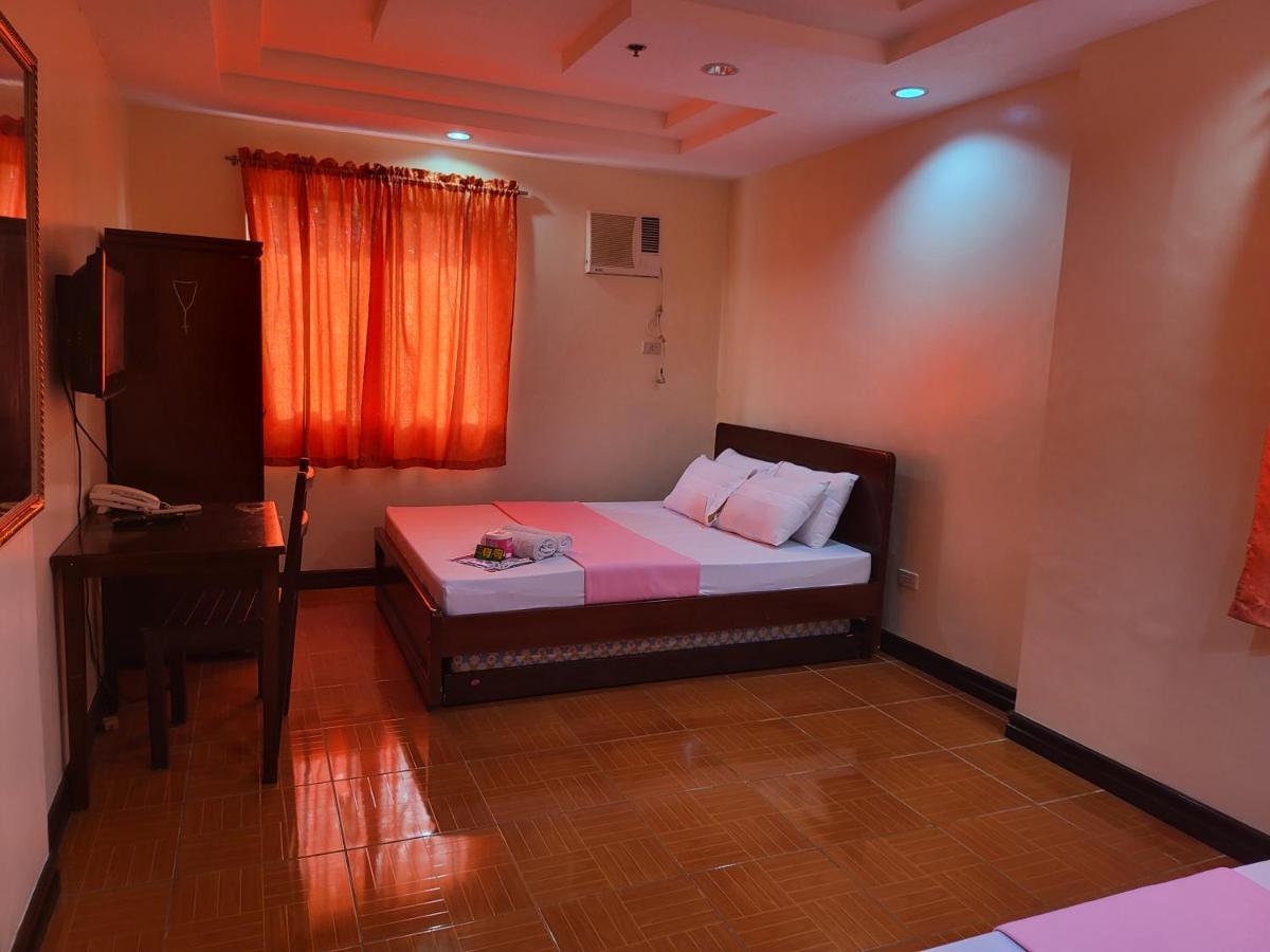 Oyo 573 Voyagers Palace Puerto Princesa Ngoại thất bức ảnh