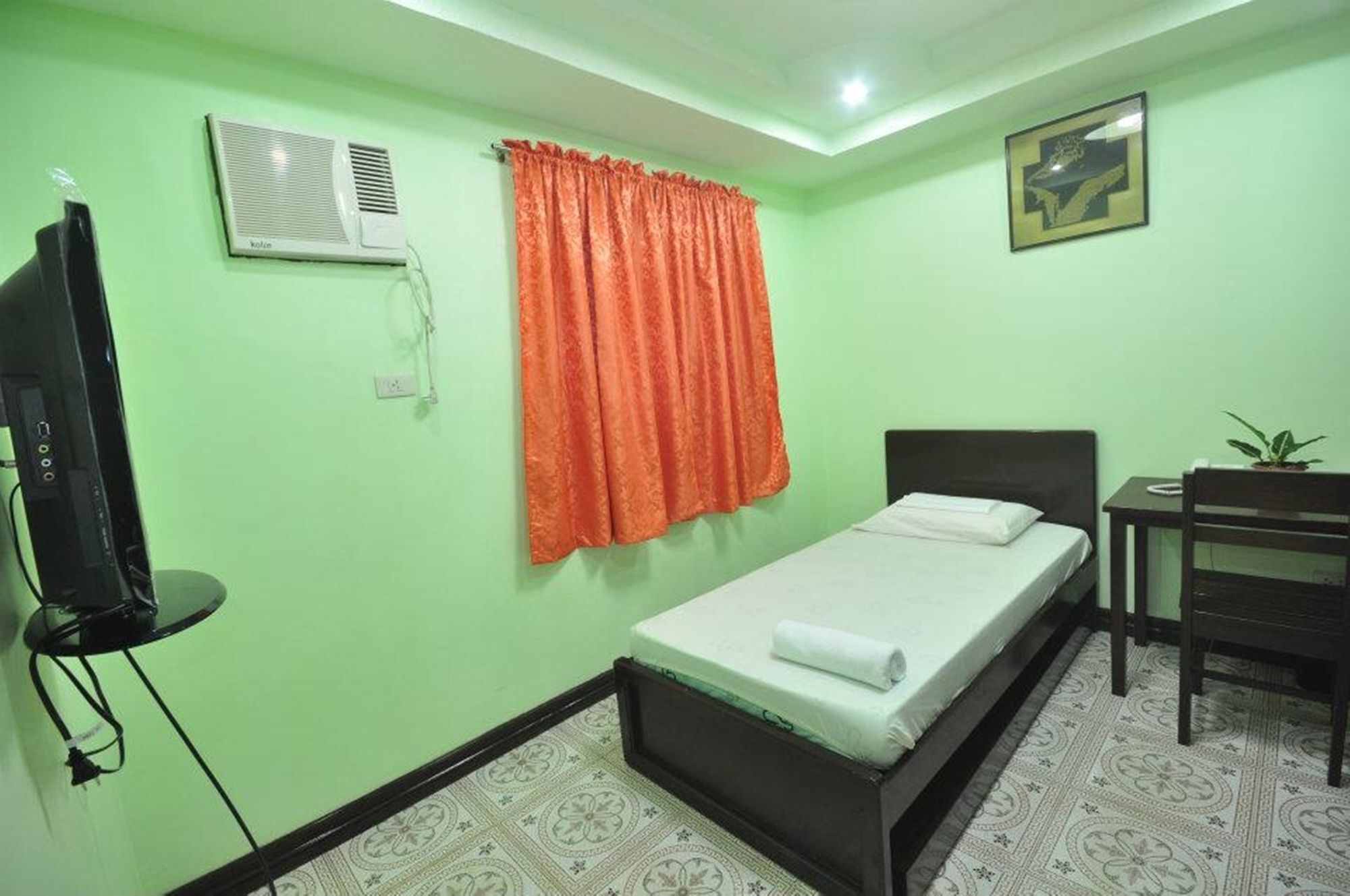 Oyo 573 Voyagers Palace Puerto Princesa Ngoại thất bức ảnh