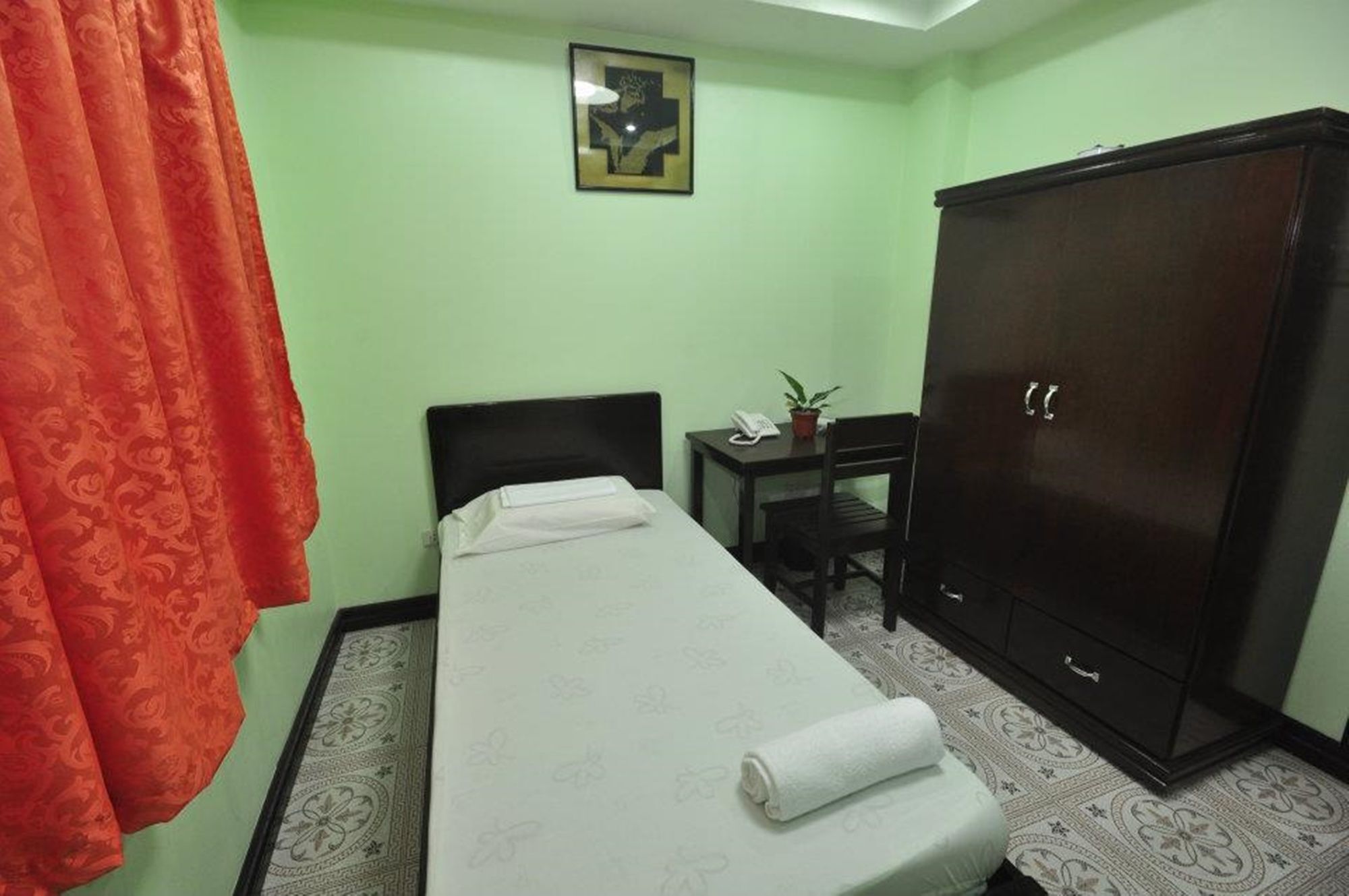Oyo 573 Voyagers Palace Puerto Princesa Ngoại thất bức ảnh